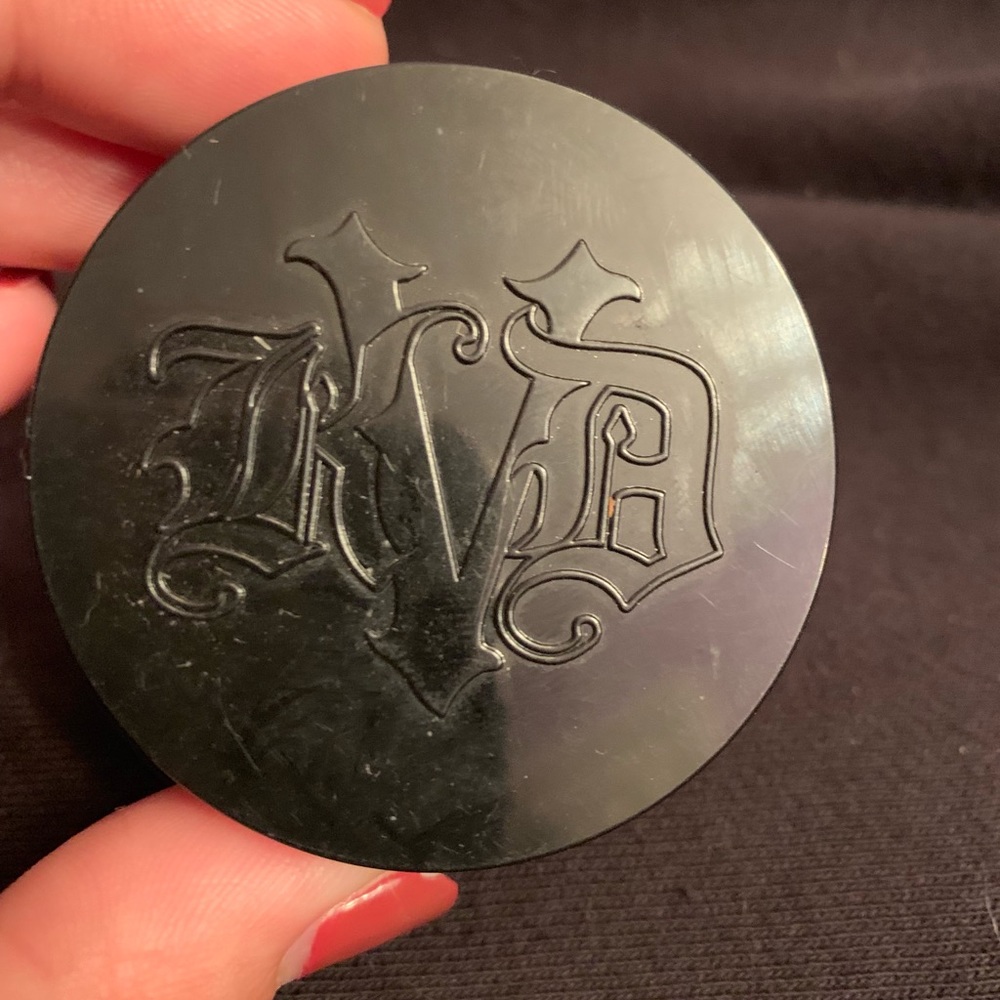 Kay Von D Lock It Brightening Powder